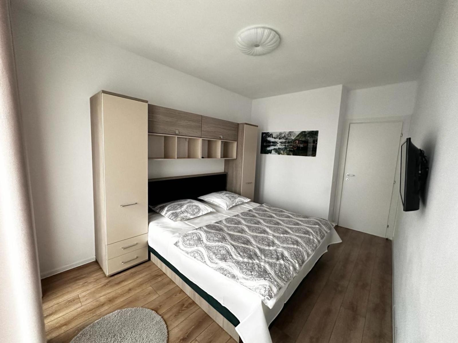 Casa Ta La Munte Apartment บราชอฟ ภายนอก รูปภาพ